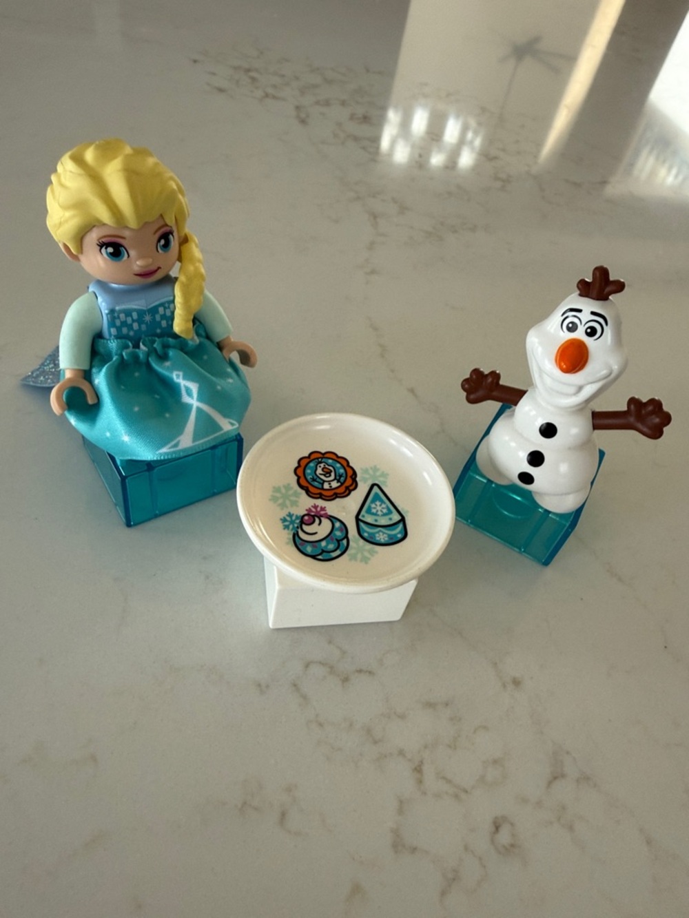 LEGO Duplo 10920 Elsa and Olaf’s Tea Party - Picture 3 of 8